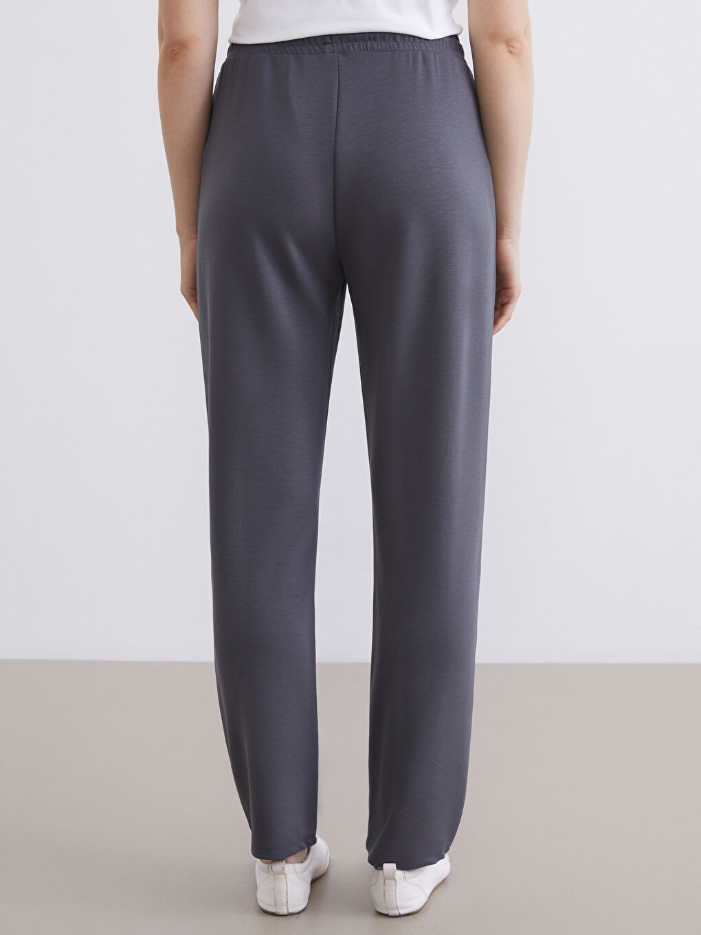 Gri Beli Lastikli Soft Touch Kadın Eşofman Altı-3