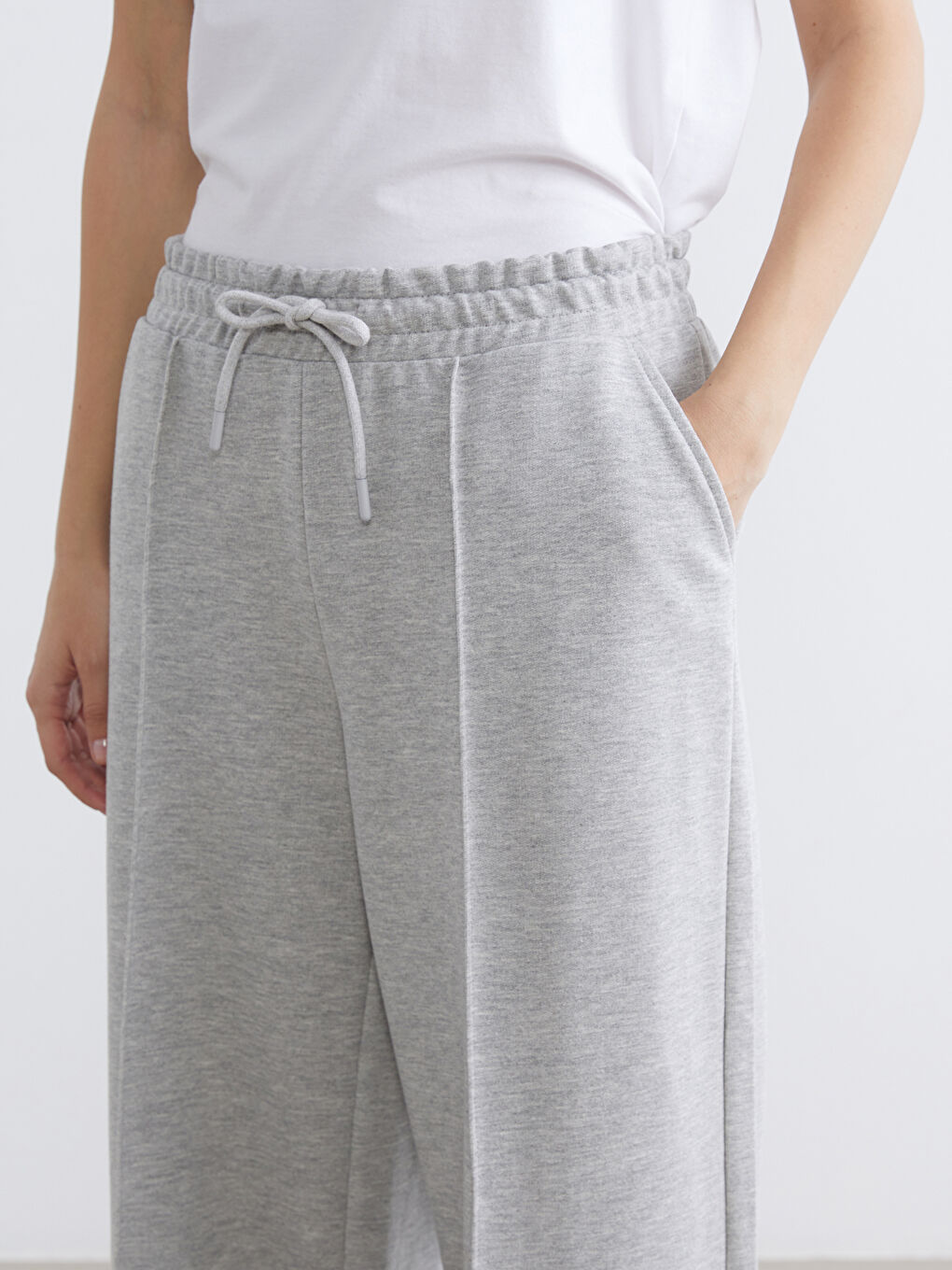 Gri Beli Lastikli Geniş Paça Kadın Eşofman Altı	-2