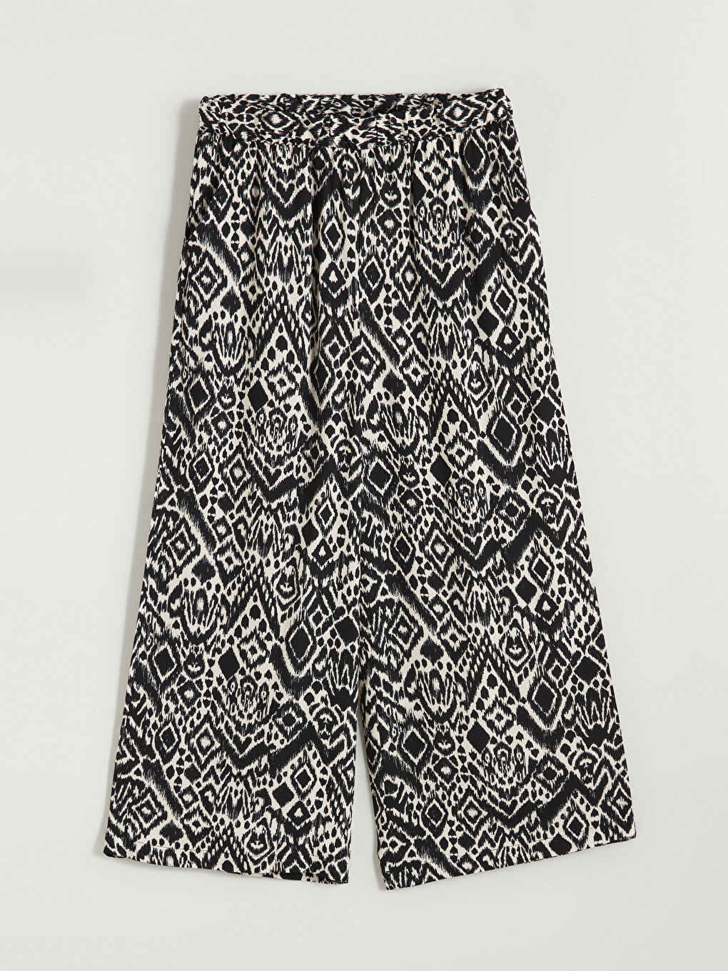 Siyah Beli Lastikli Desenli Kadın Kapri-4