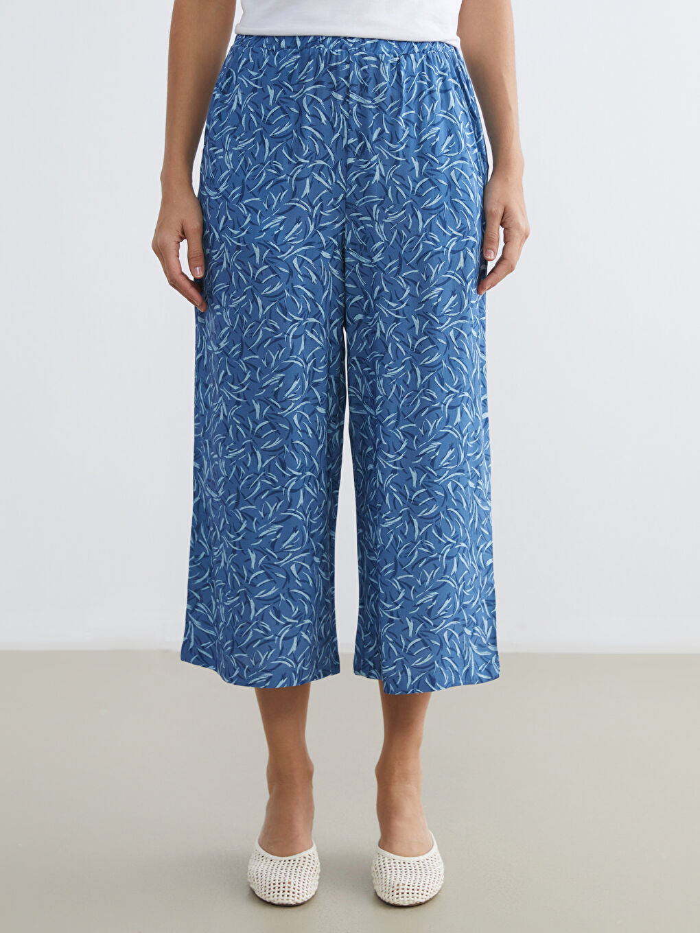 Mavi Beli Lastikli Desenli Kadın Kapri-1