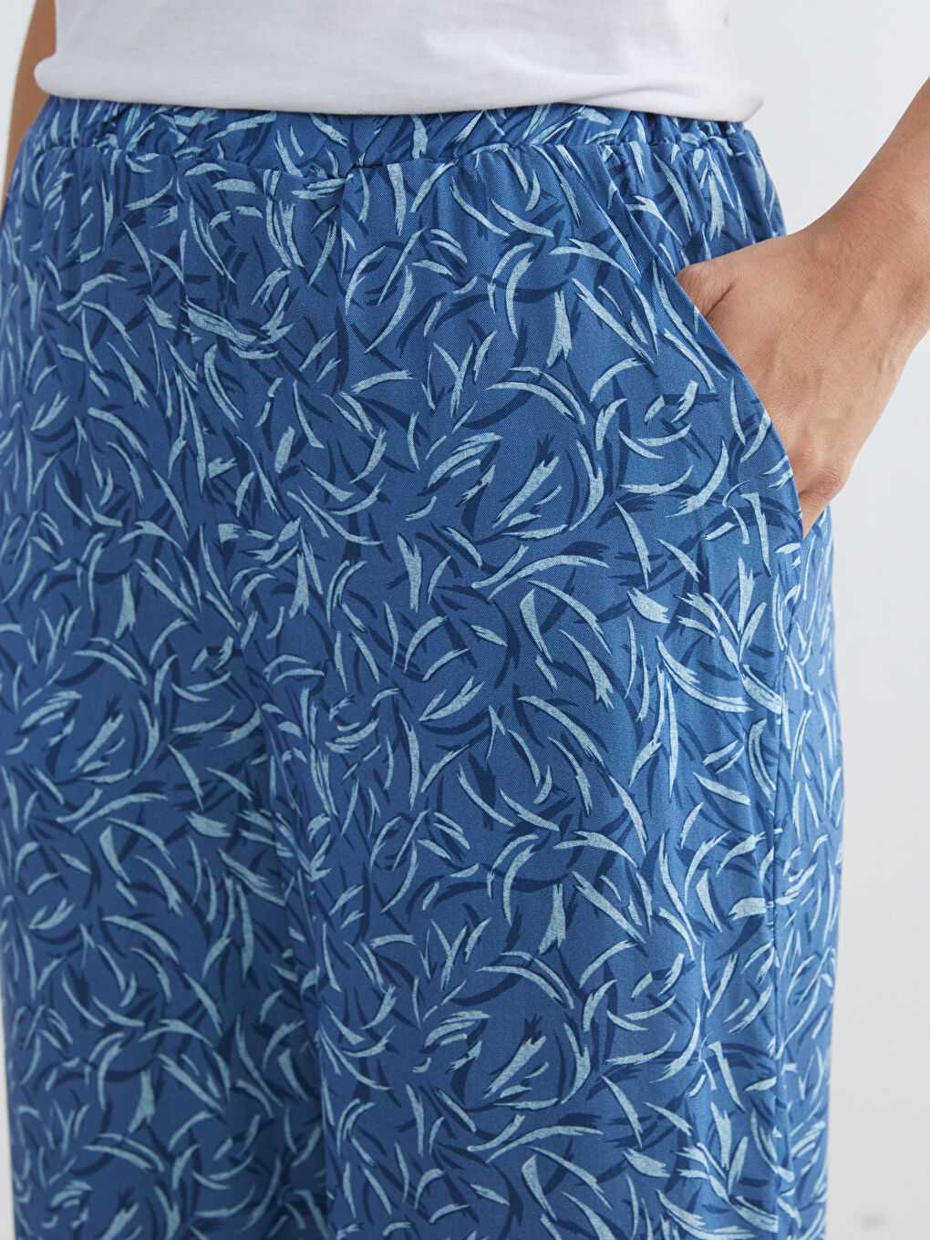 Mavi Beli Lastikli Desenli Kadın Kapri-2