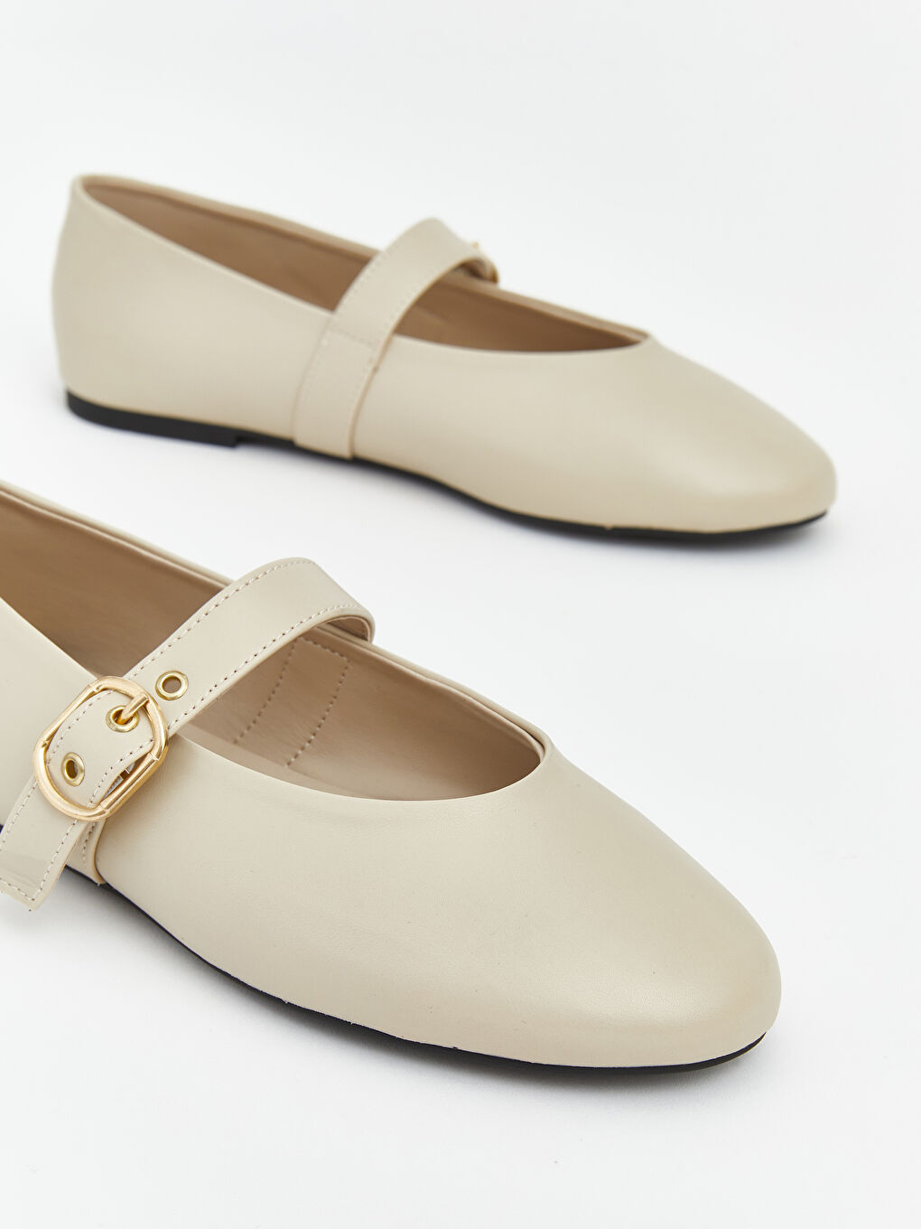 Ekru Deri Görünümlü Kadın Babet-2