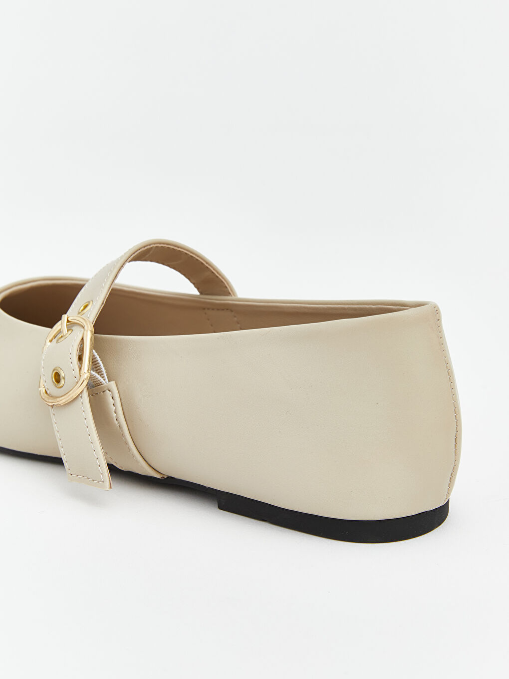 Ekru Deri Görünümlü Kadın Babet-4