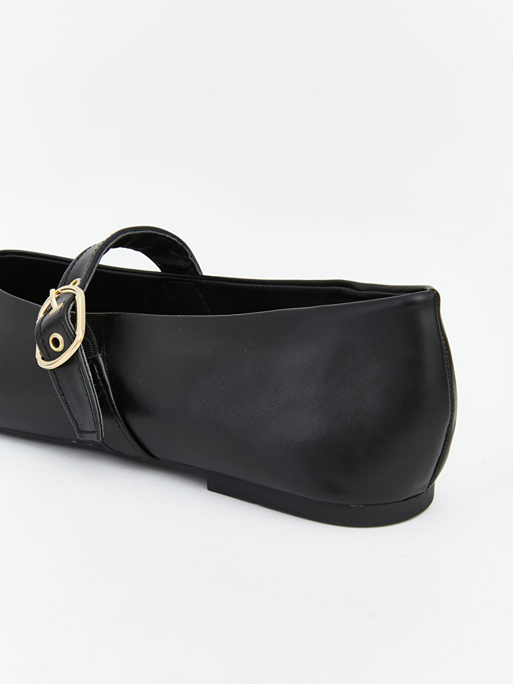 Siyah Deri Görünümlü Kadın Babet -4