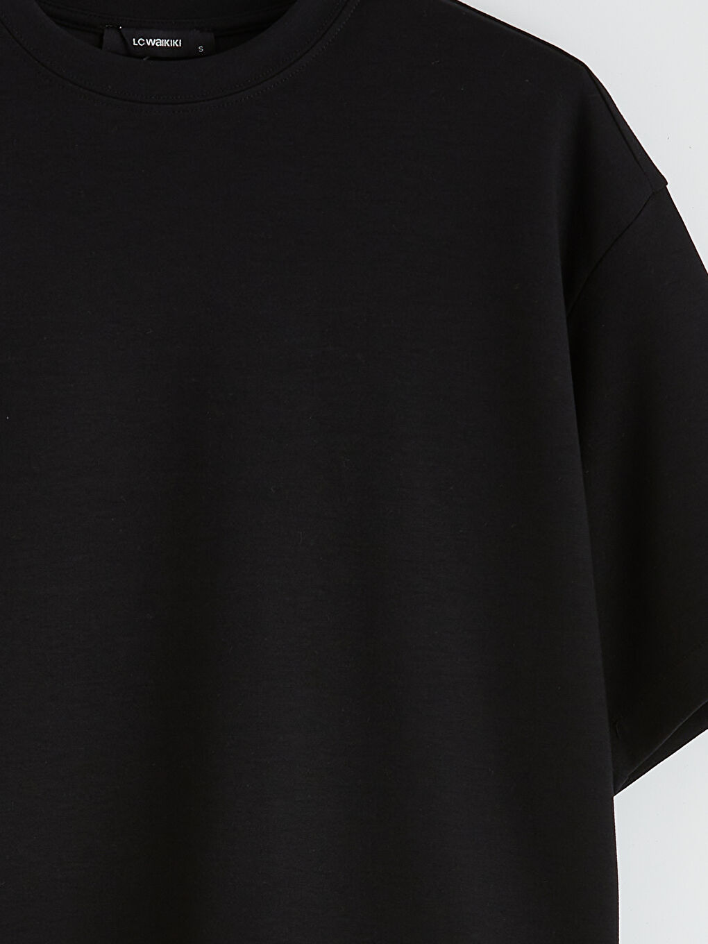 Siyah Bisiklet Yaka Oversize Kadın Tişört-3