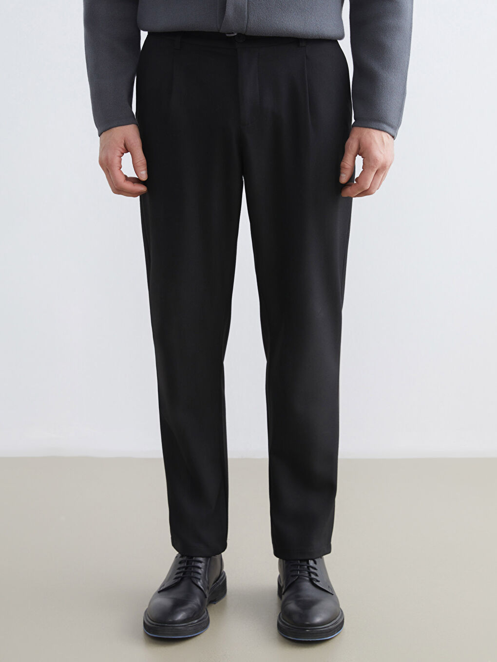 Siyah Standart Kalıp Erkek Pantolon-1