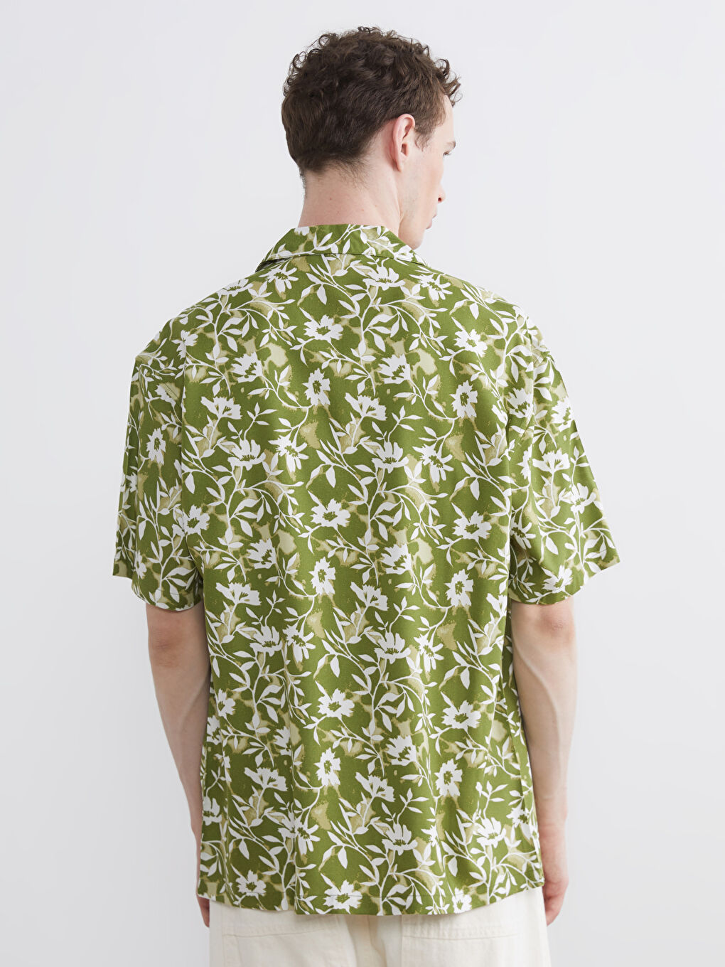 Široka košulja sa uzorkom od viskoze za muškarce-3