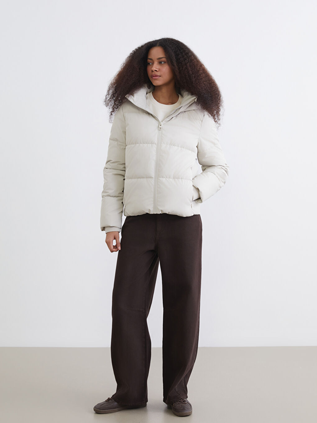 Bej Kapüşonlu Kadın Şişme Mont-1