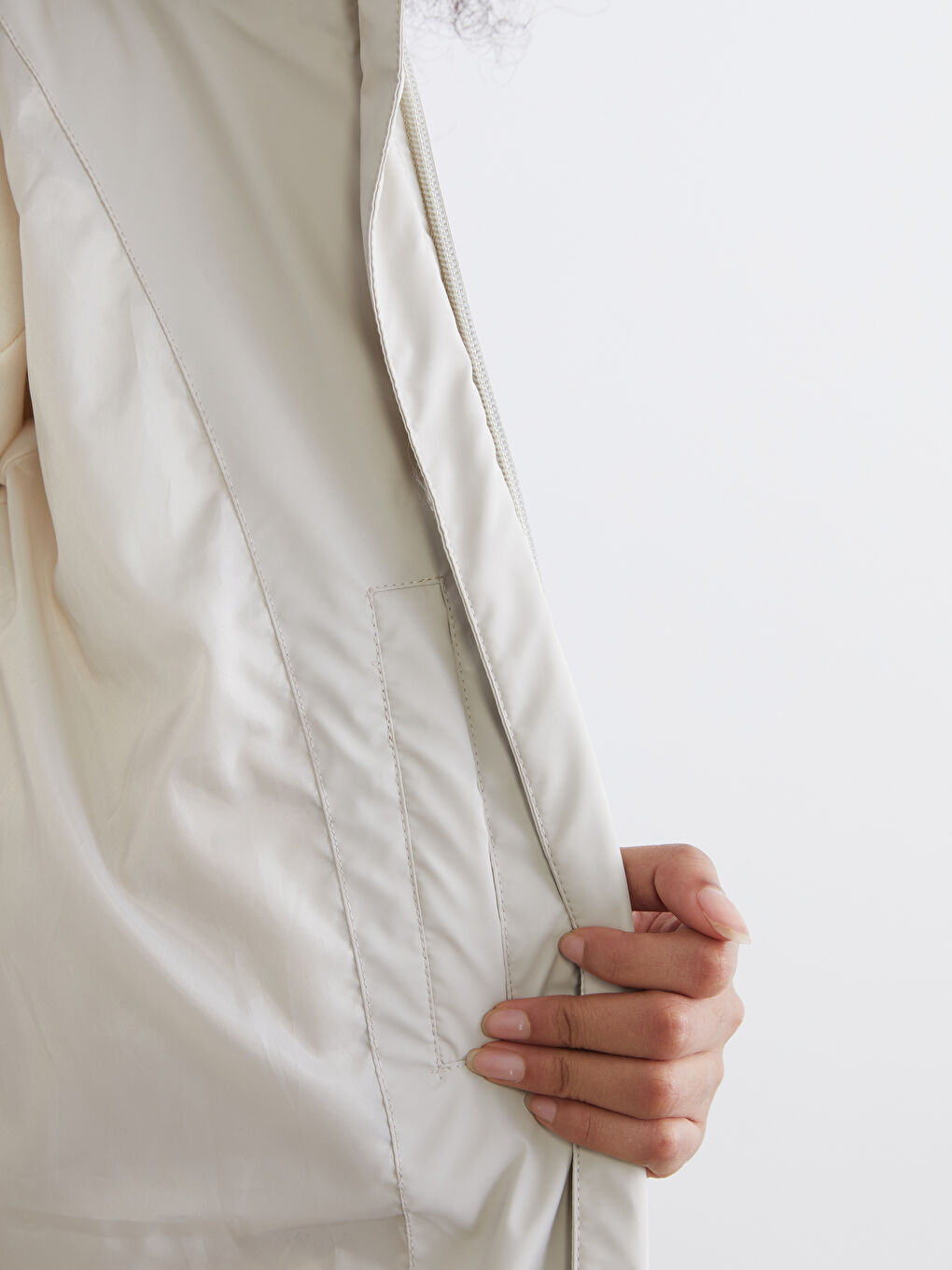 Bej Kapüşonlu Kadın Şişme Mont-3