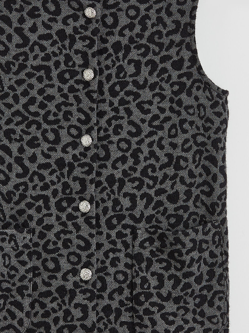 Siyah Bisiklet Yaka Leopar Desenli Kadın Yelek-1