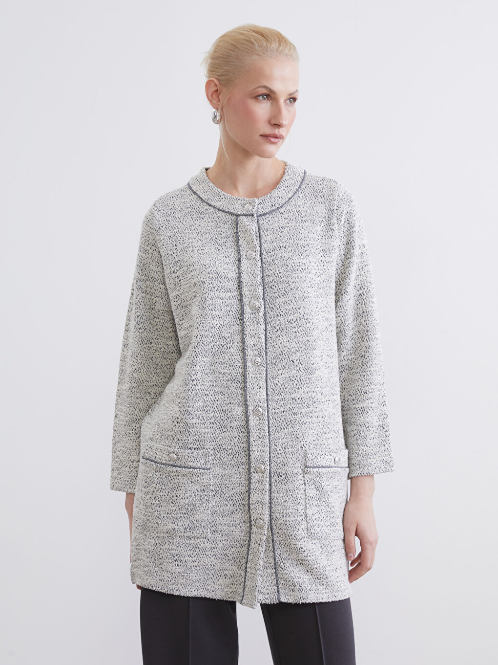 Gri Bisiklet Yaka Desenli Kadın Hırka