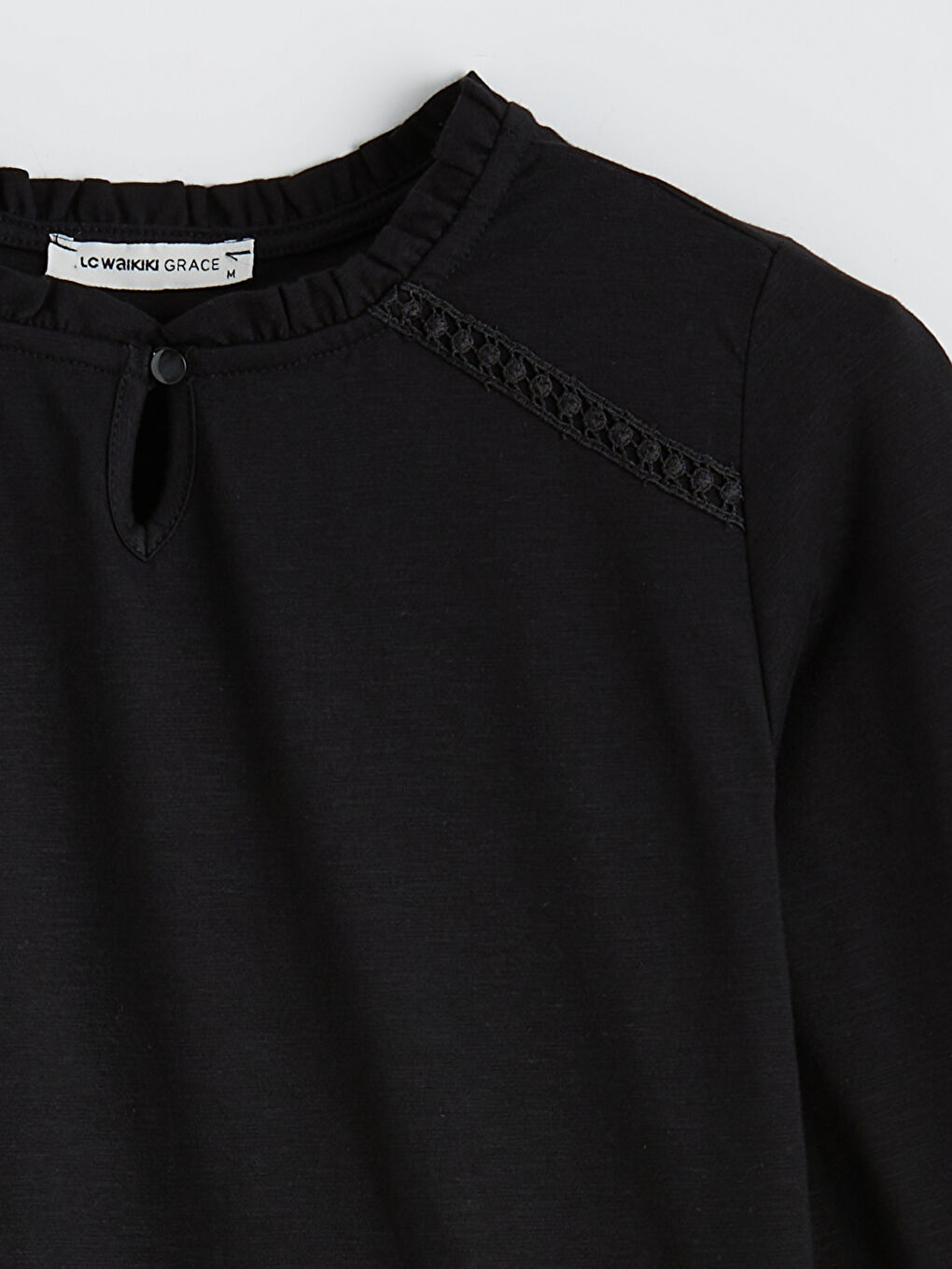 Siyah Bisiklet Yaka Nakışlı Bluz-1