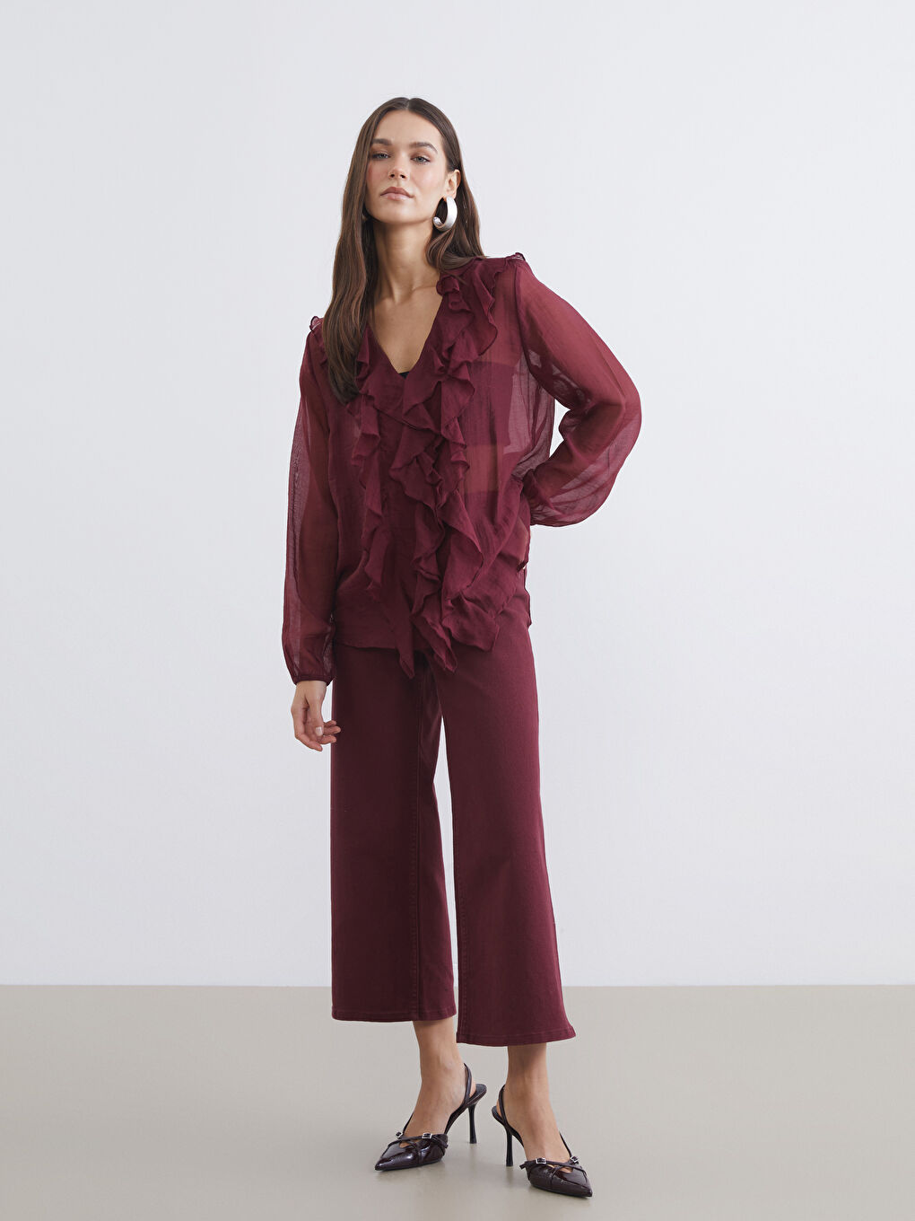 V-ს ფორმის დეკოლტე ტალღებიანი შიფონის ბლუზი-1