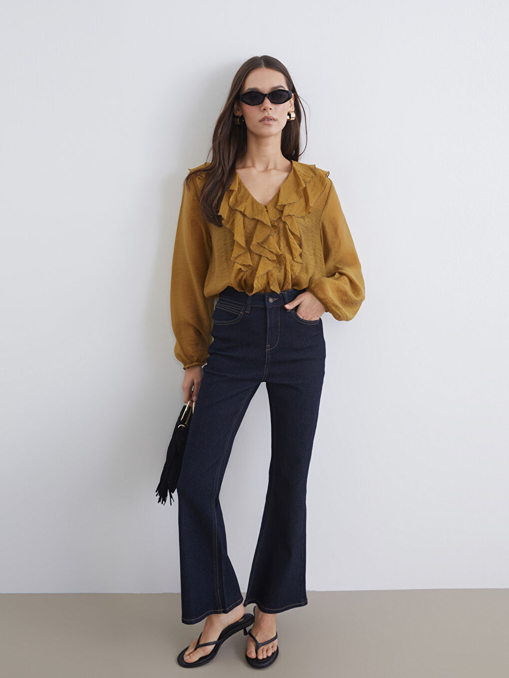 Блузка из шифона с v-образным вырезом и оборками-1