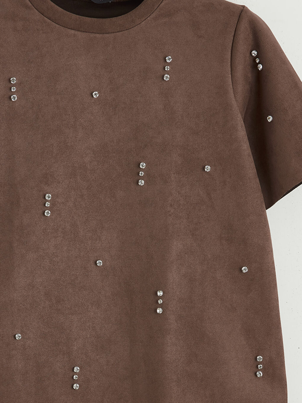 Kahverengi Bisiklet Yaka Taşlı Süet Görünümlü Bluz-5