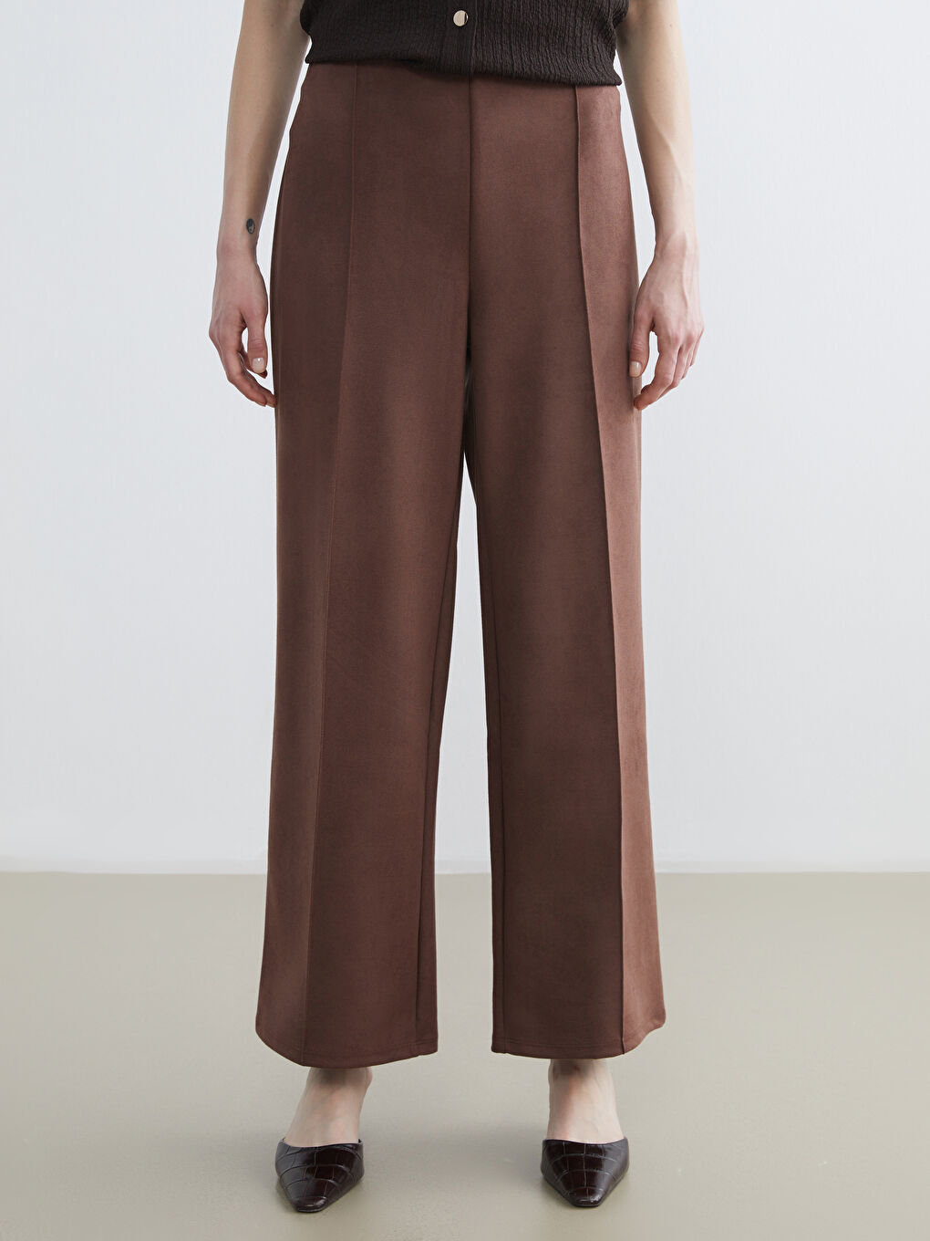 Kahverengi Loose Fit Kadın Süet Görünümlü Pantolon-1