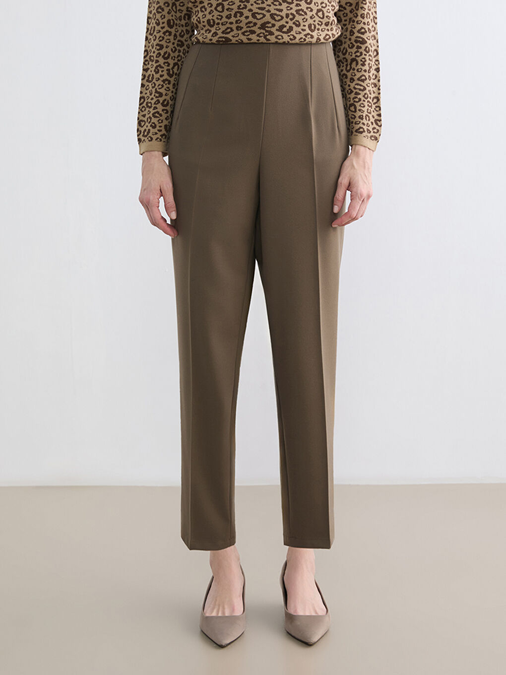 Kahverengi Beli Lastikli Kadın Pileli Pantolon-1