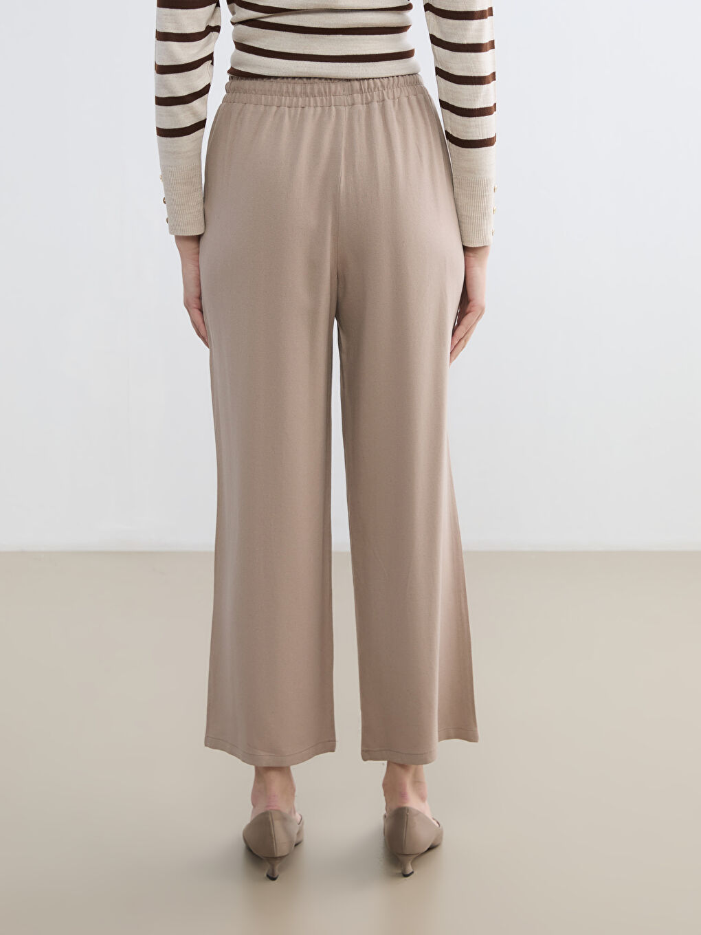 Kahverengi Beli Lastikli Geniş Paça Kadın Pantolon-3