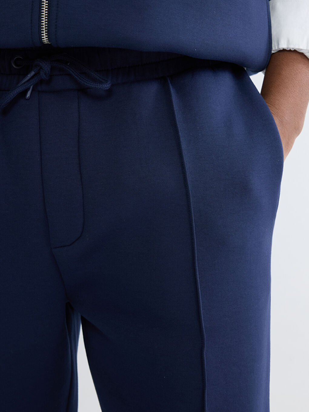 Man NAVY Sweatpants-2