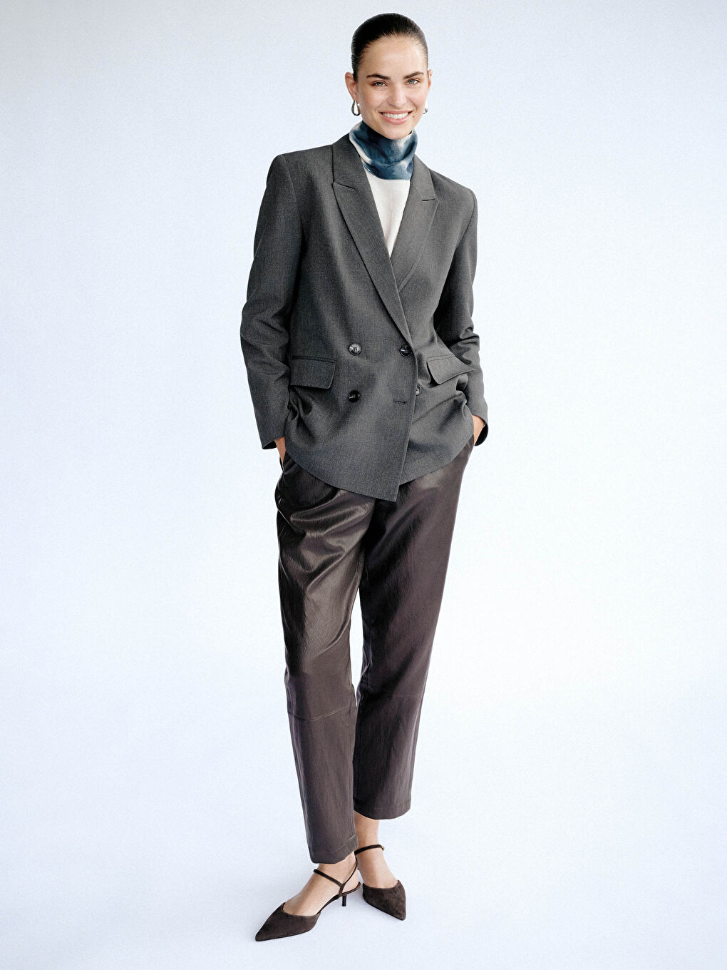 Pantalone od eko kože sa elastičnim strukom za ženski