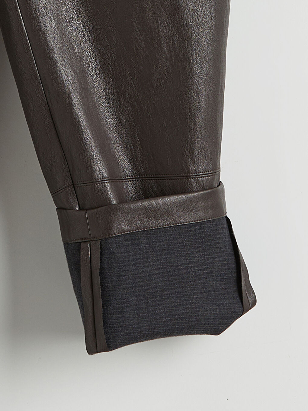 بنطلون جلد صناعي للسيدات بخصر مطاطي-6