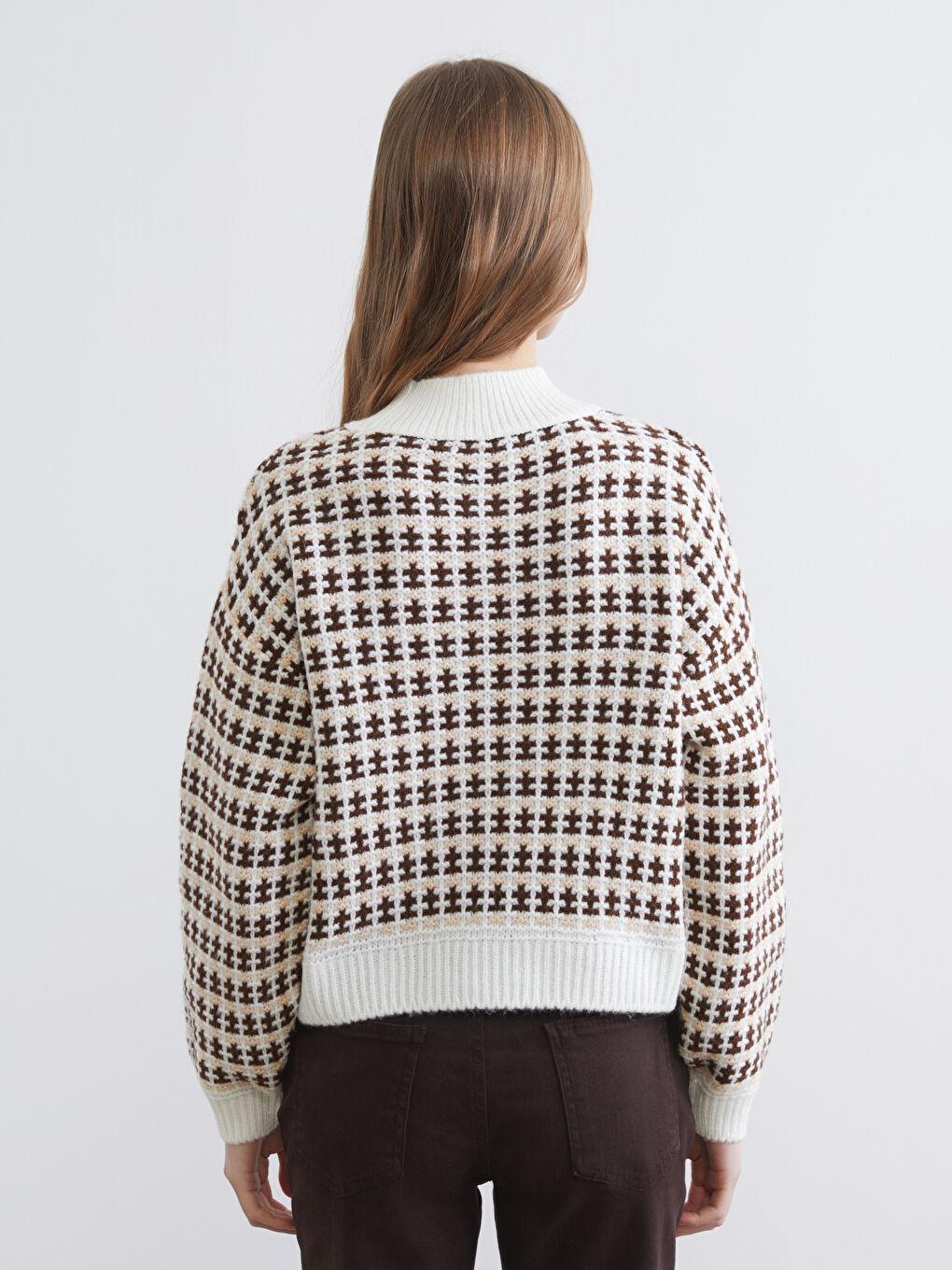 Kahverengi Yarım Balıkçı Yaka Desenli Kadın Triko Kazak-3