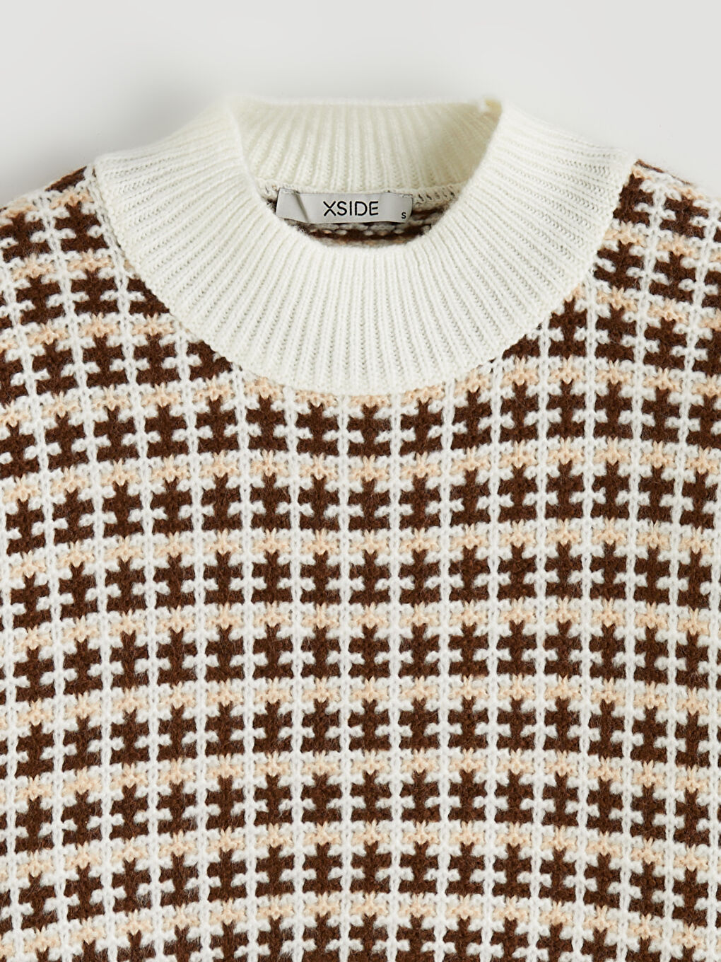 Kahverengi Yarım Balıkçı Yaka Desenli Kadın Triko Kazak-5