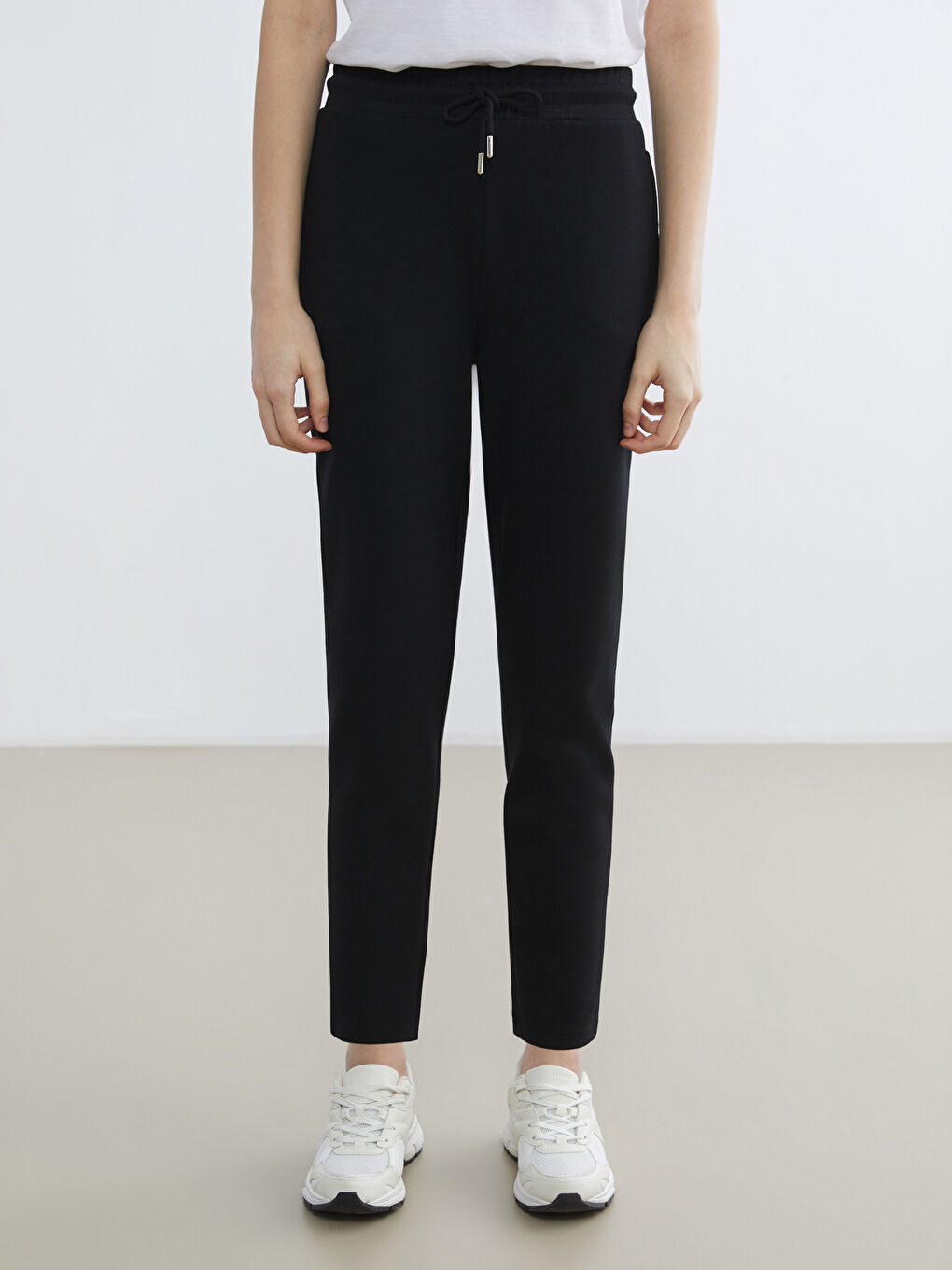 Siyah Beli Lastikli Soft Touch Kadın Eşofman Altı-1