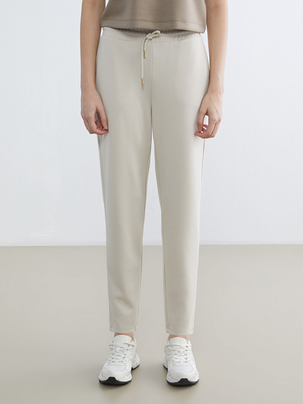 Gri Beli Lastikli Soft Touch Kadın Eşofman Altı-1