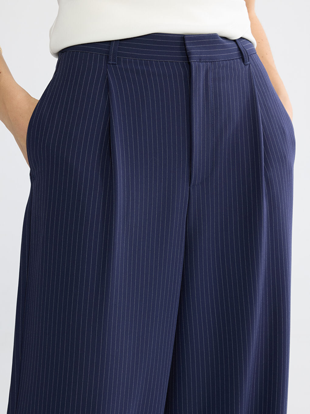 Loose Fit Striped Women's Pleated Trousers-2
