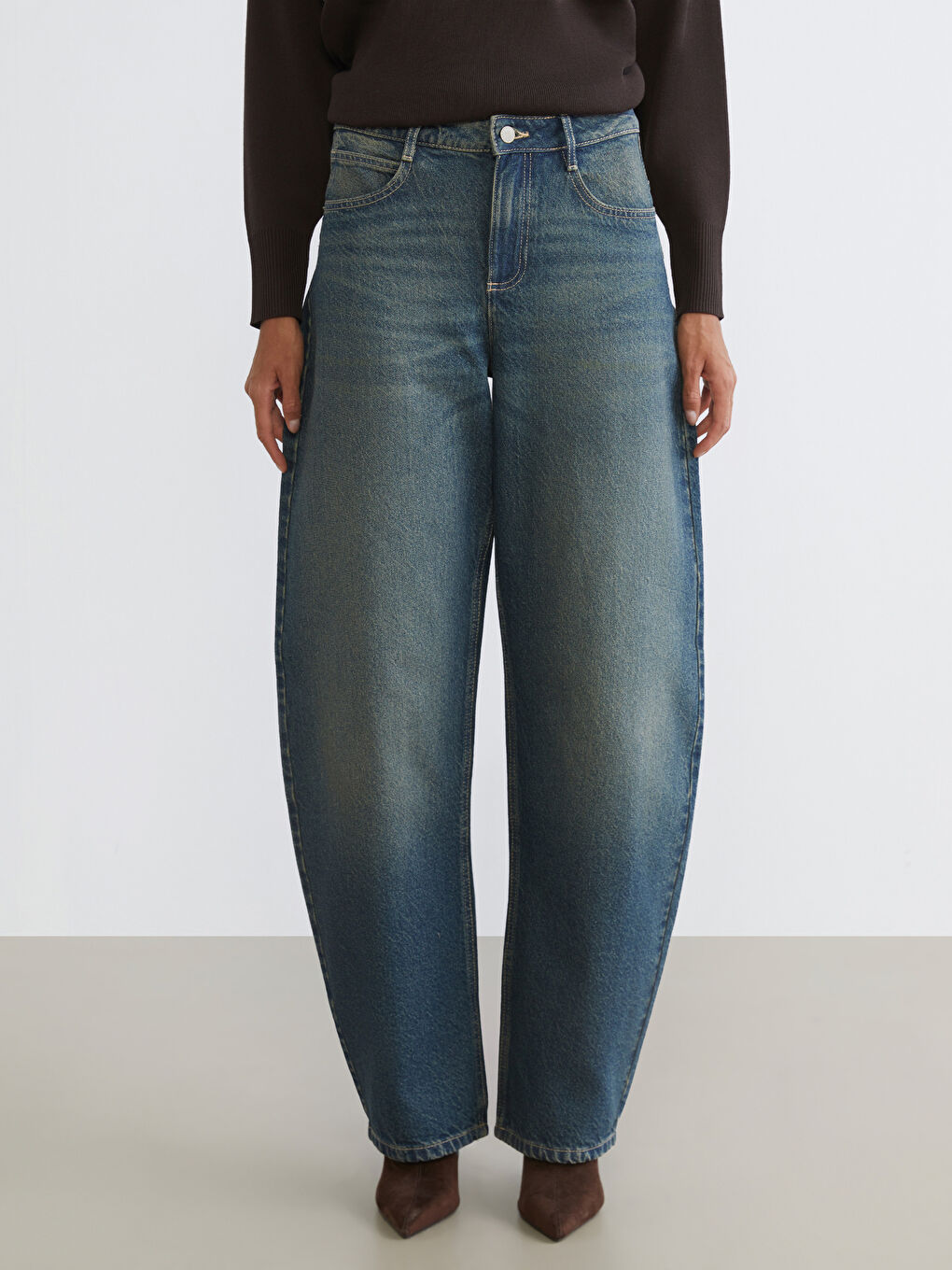 Balloon Fit Women's Jeans-1