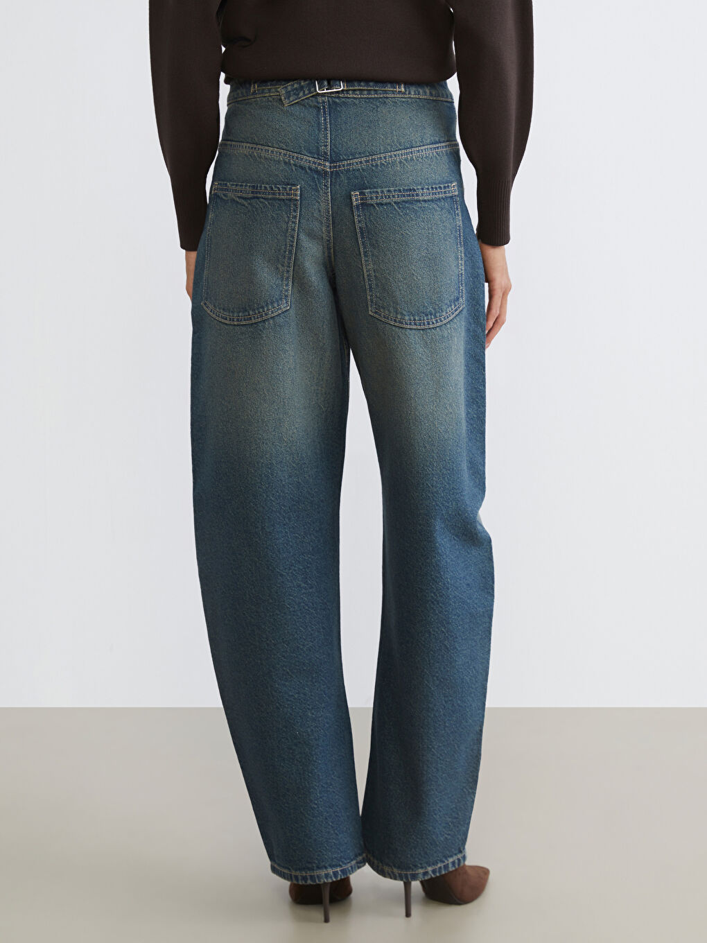 Balloon Fit Women's Jeans-3