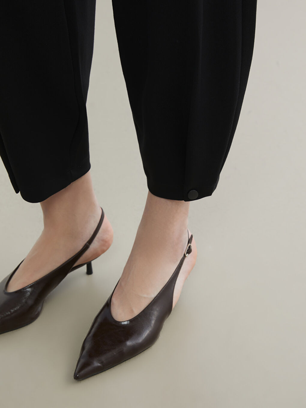 Siyah Beli Lastikli Kadın Pantolon-2