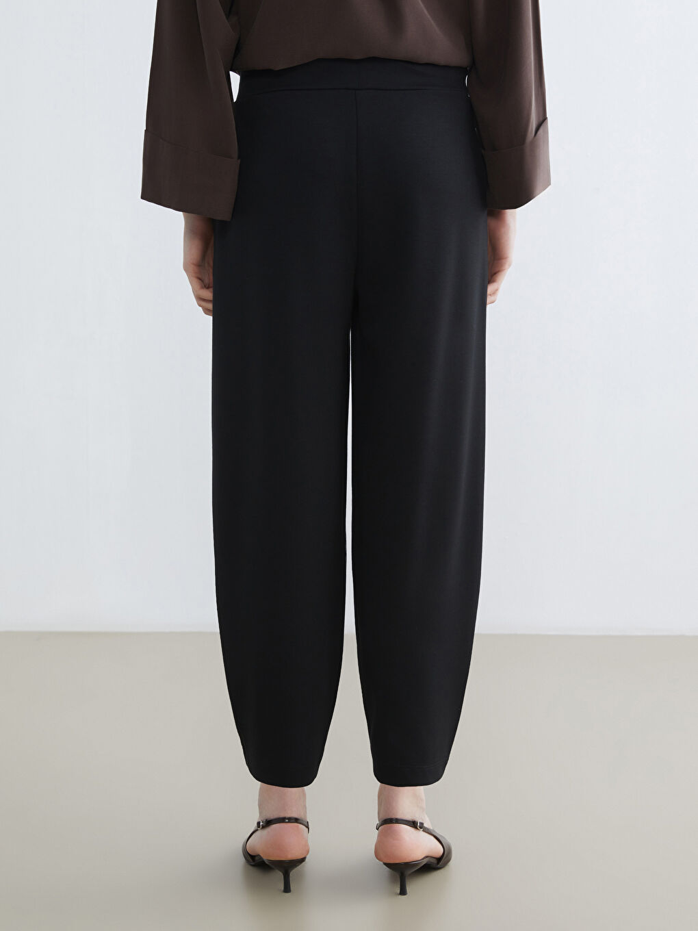 Siyah Beli Lastikli Kadın Pantolon-3