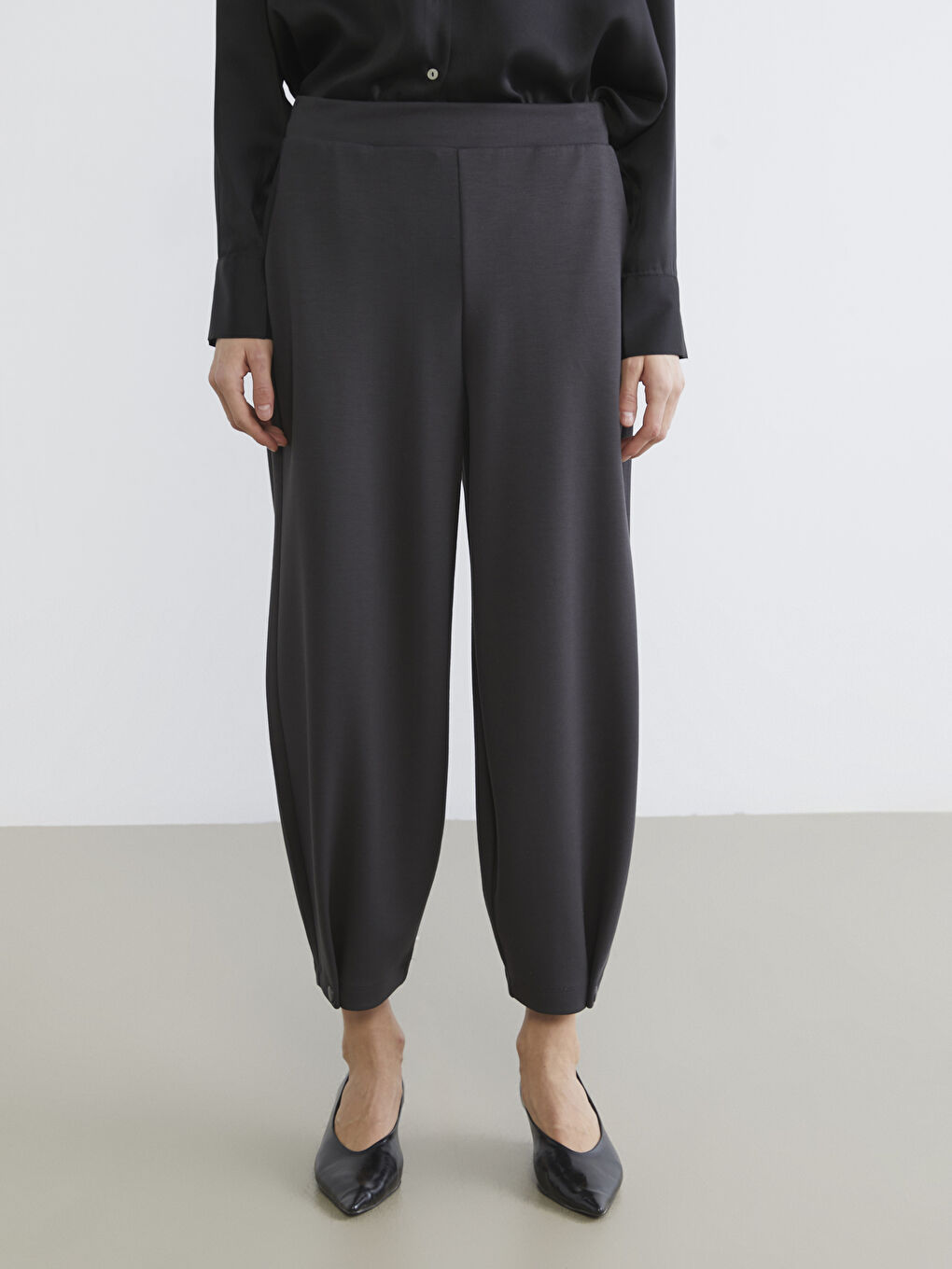 Antrasit Beli Lastikli Kadın Pantolon-1