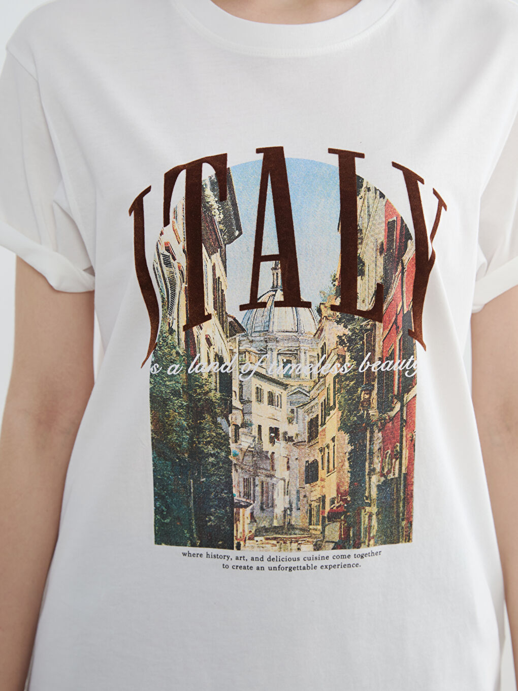 Ekru Bisiklet Yaka Italy Baskılı Kadın Tişört-2