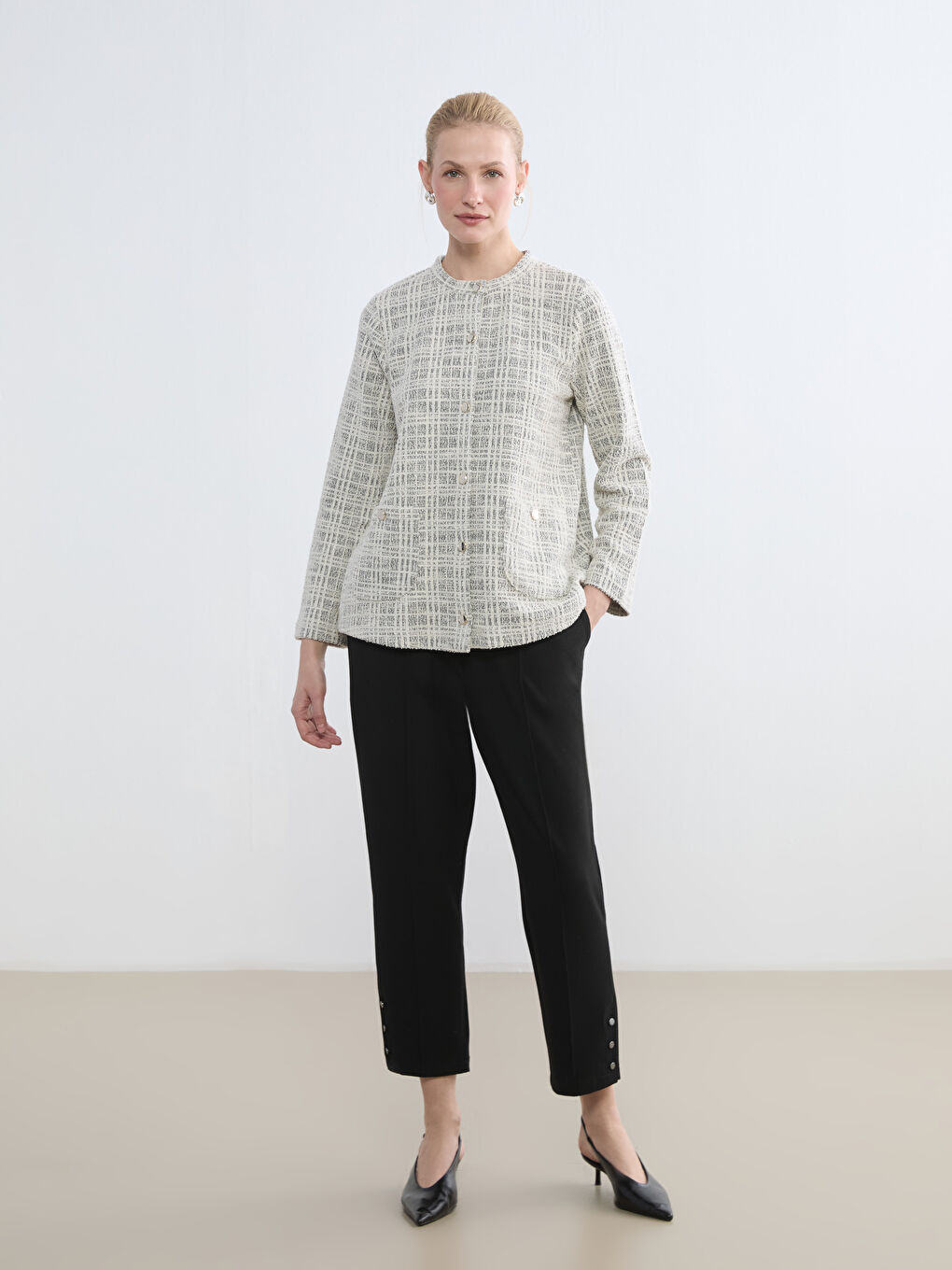 Gri Bisiklet Yaka Ekose Kadın Hırka-1