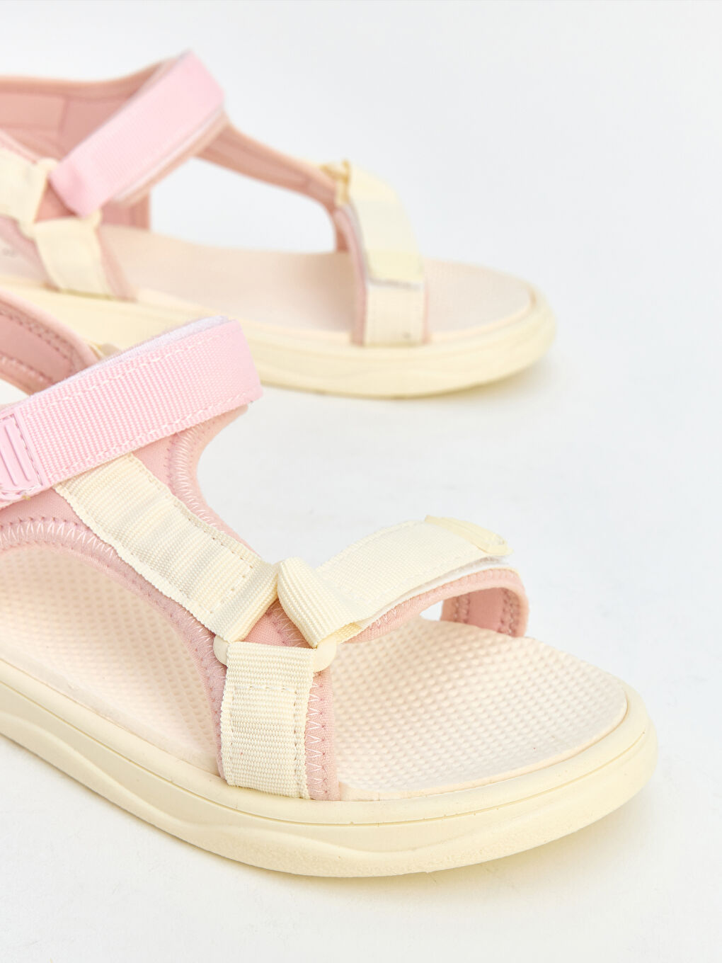 Ekru Cırt Cırtlı Kız Çocuk Sandalet-1