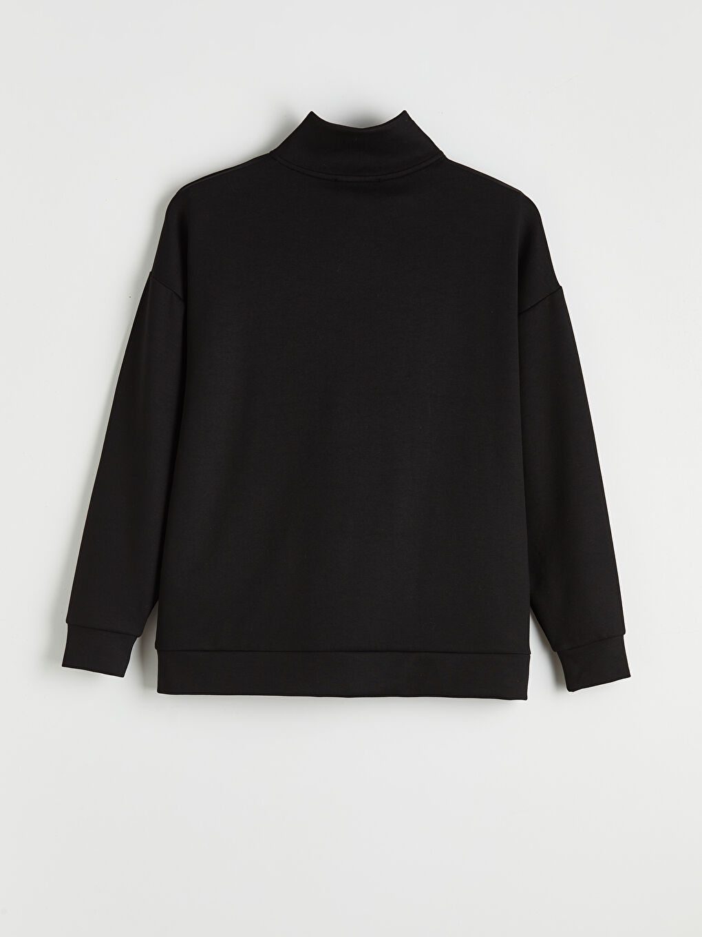 Siyah Dik Yaka Soft Touch Kadın Sweatshirt		
-1