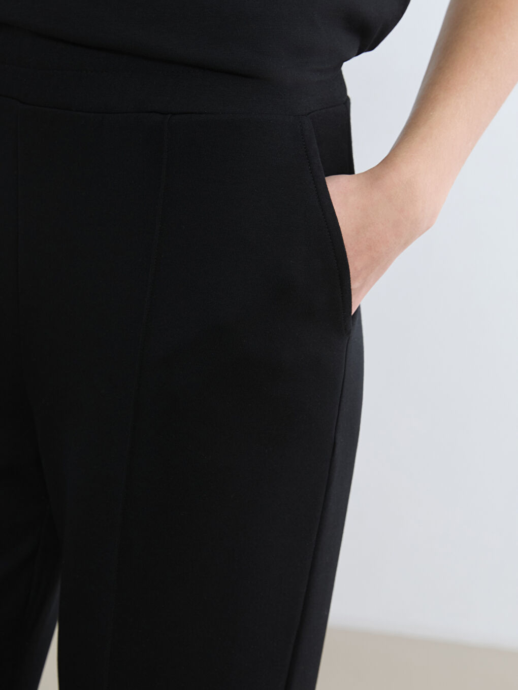 Siyah Beli Lastikli Soft Touch Kadın Eşofman Altı	-2