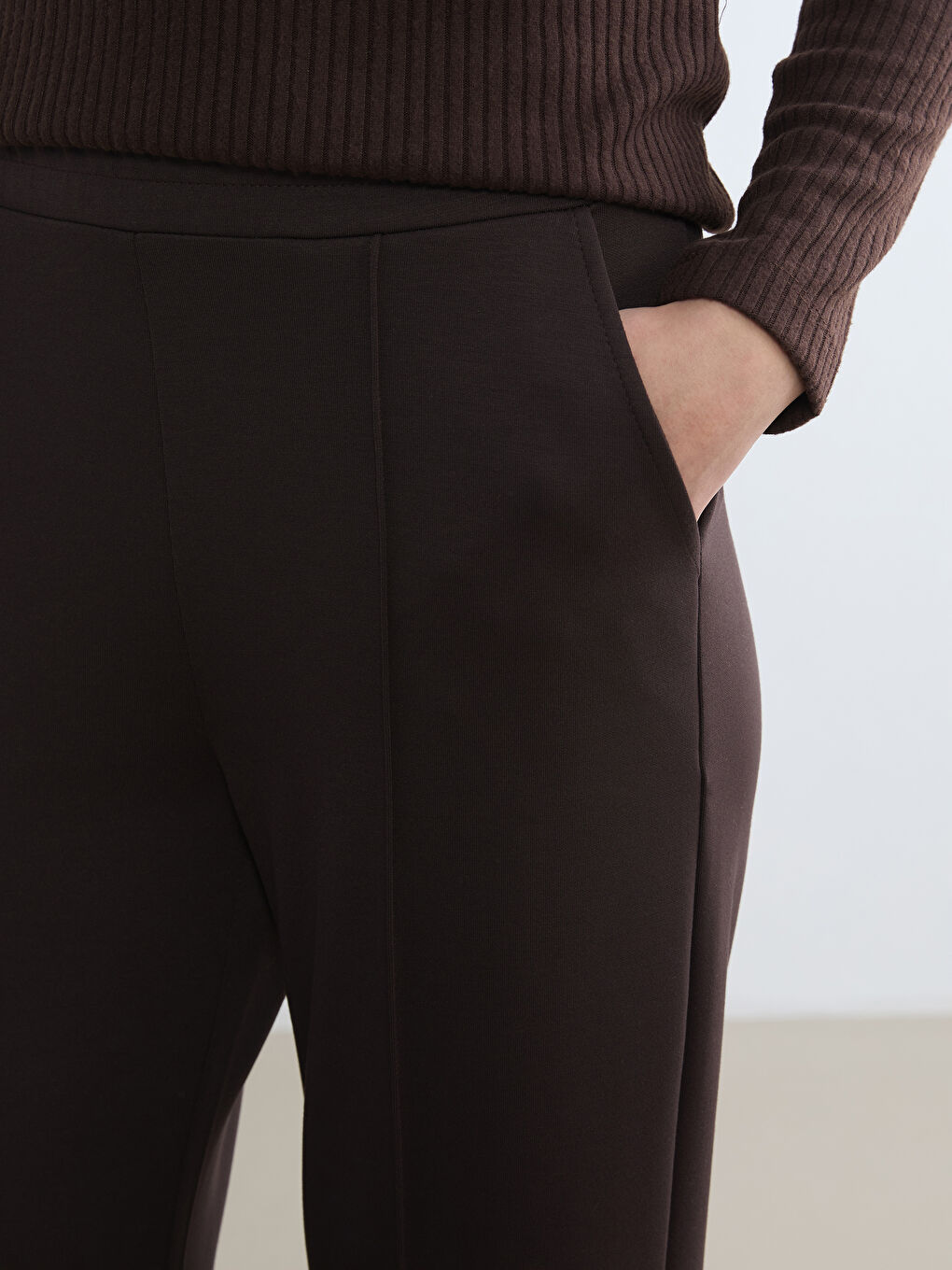 Kahverengi Beli Lastikli Soft Touch Kadın Eşofman Altı	-2