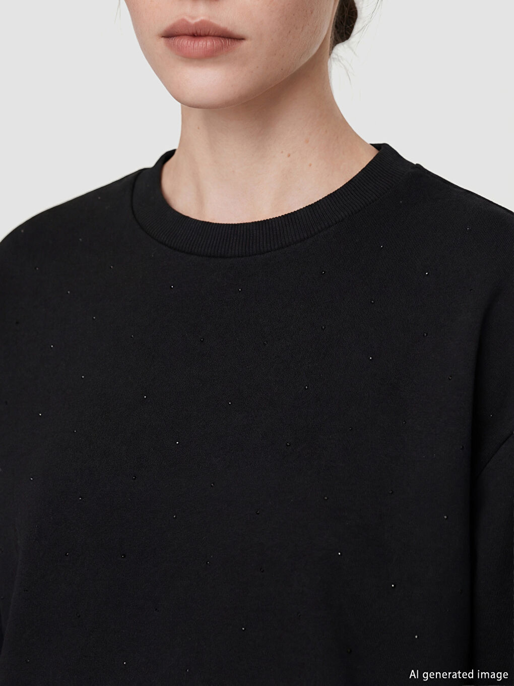 Siyah Bisiklet Yaka Taşlı Soft Touch Kadın Sweatshirt-3