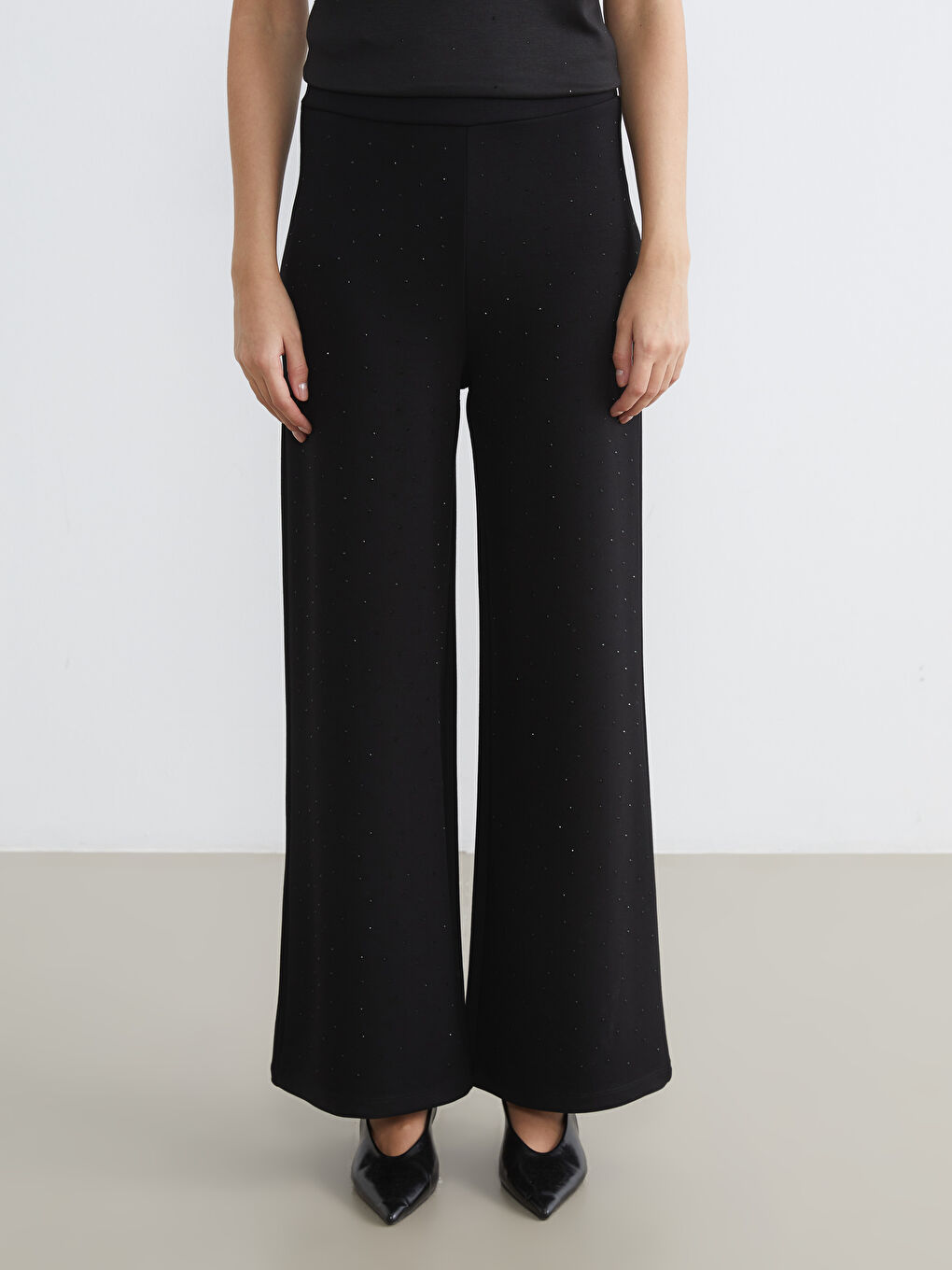 Siyah Beli Lastikli Taşlı Soft Touch Kadın Eşofman Altı-1