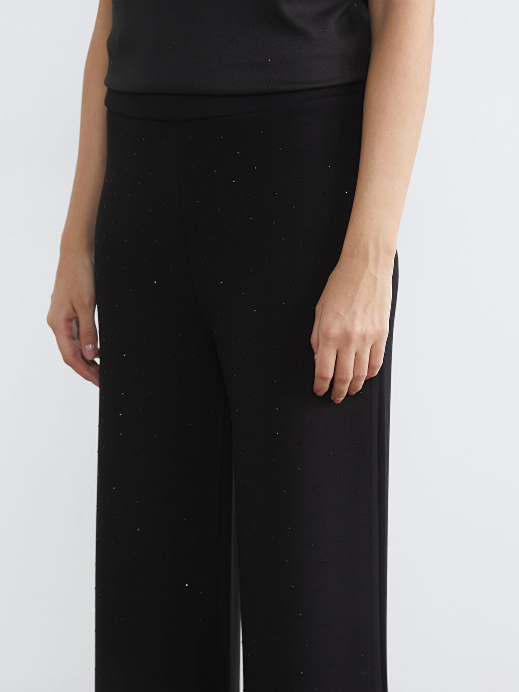 Siyah Beli Lastikli Taşlı Soft Touch Kadın Eşofman Altı-2