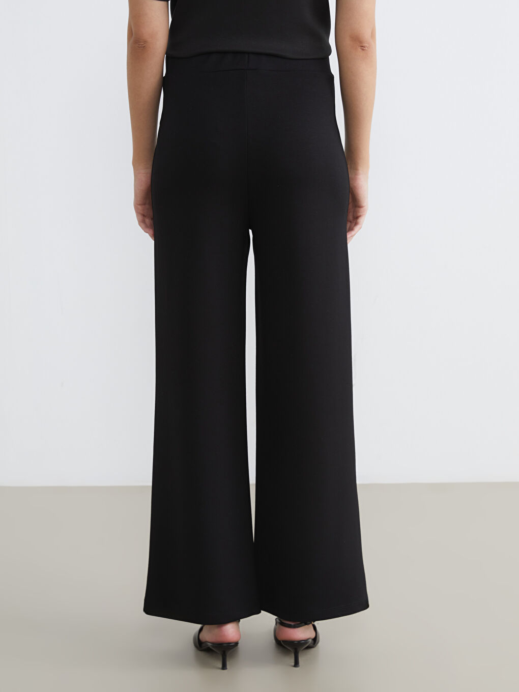 Siyah Beli Lastikli Taşlı Soft Touch Kadın Eşofman Altı-3