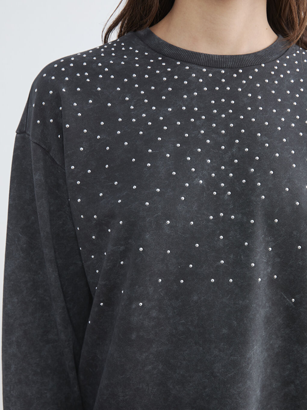 Gri Bisiklet Yaka Taşlı Kadın Sweatshirt-2