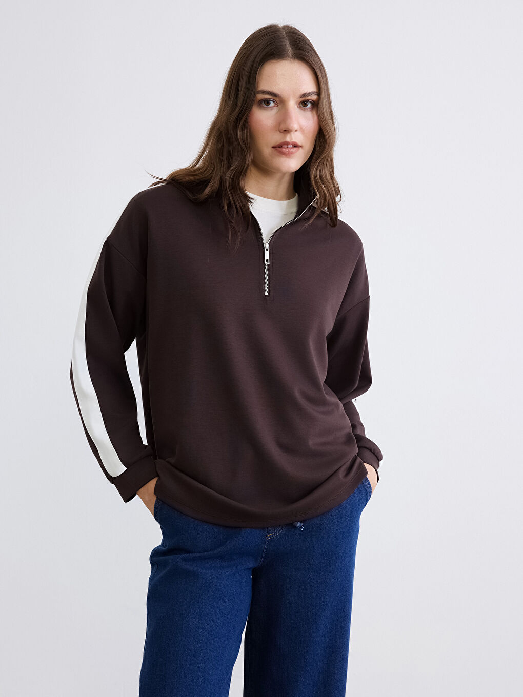 Kahverengi Dik Yaka Soft Touch Kadın Sweatshirt