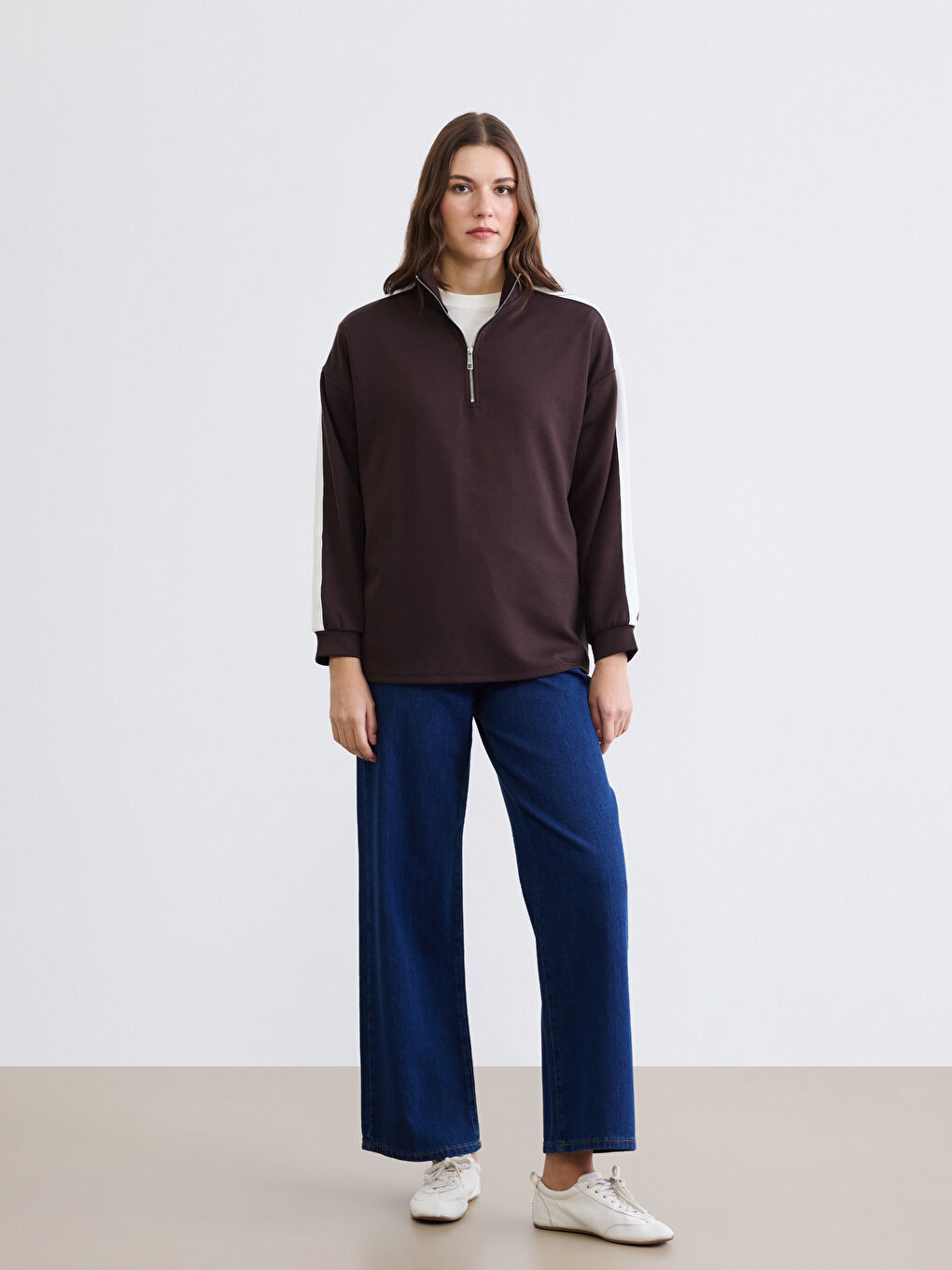 Kahverengi Dik Yaka Soft Touch Kadın Sweatshirt-1