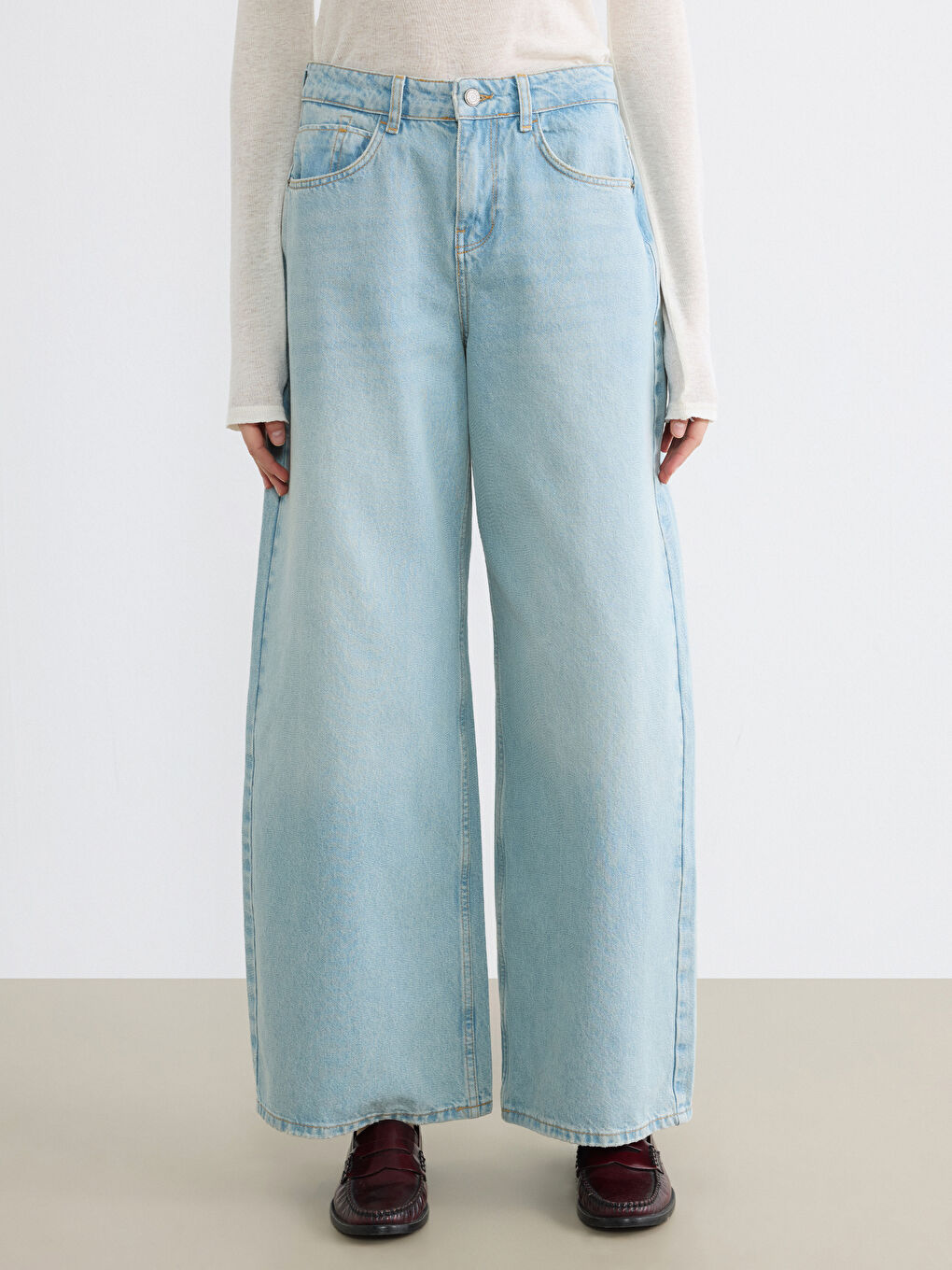 Women's Wide Leg Jean-1