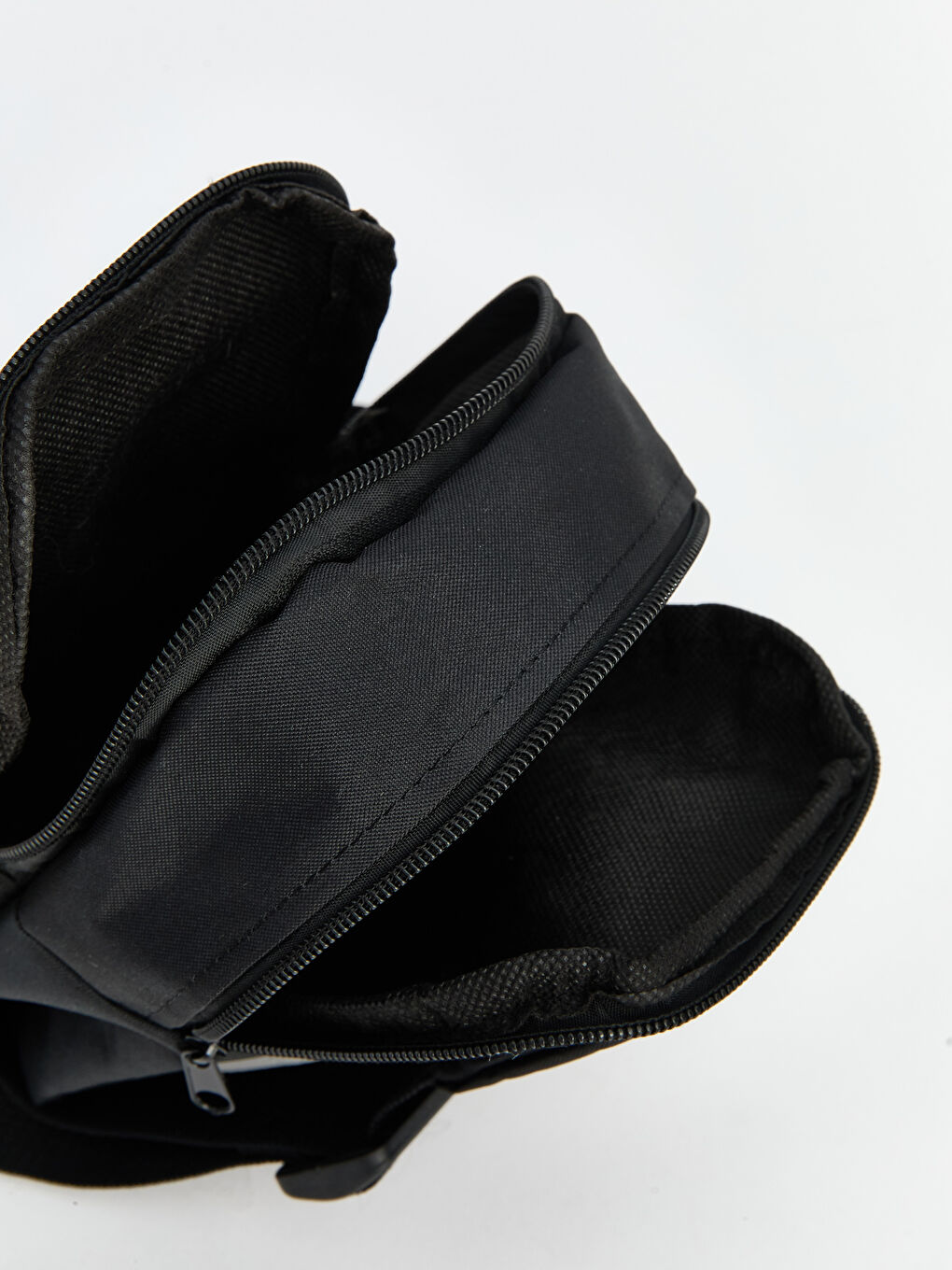 Siyah Ayarlanabilir Askılı Erkek Göğüs Çantası-2